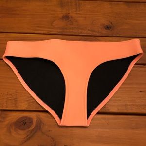 NWOT TRIANGL coral neoprene bottoms